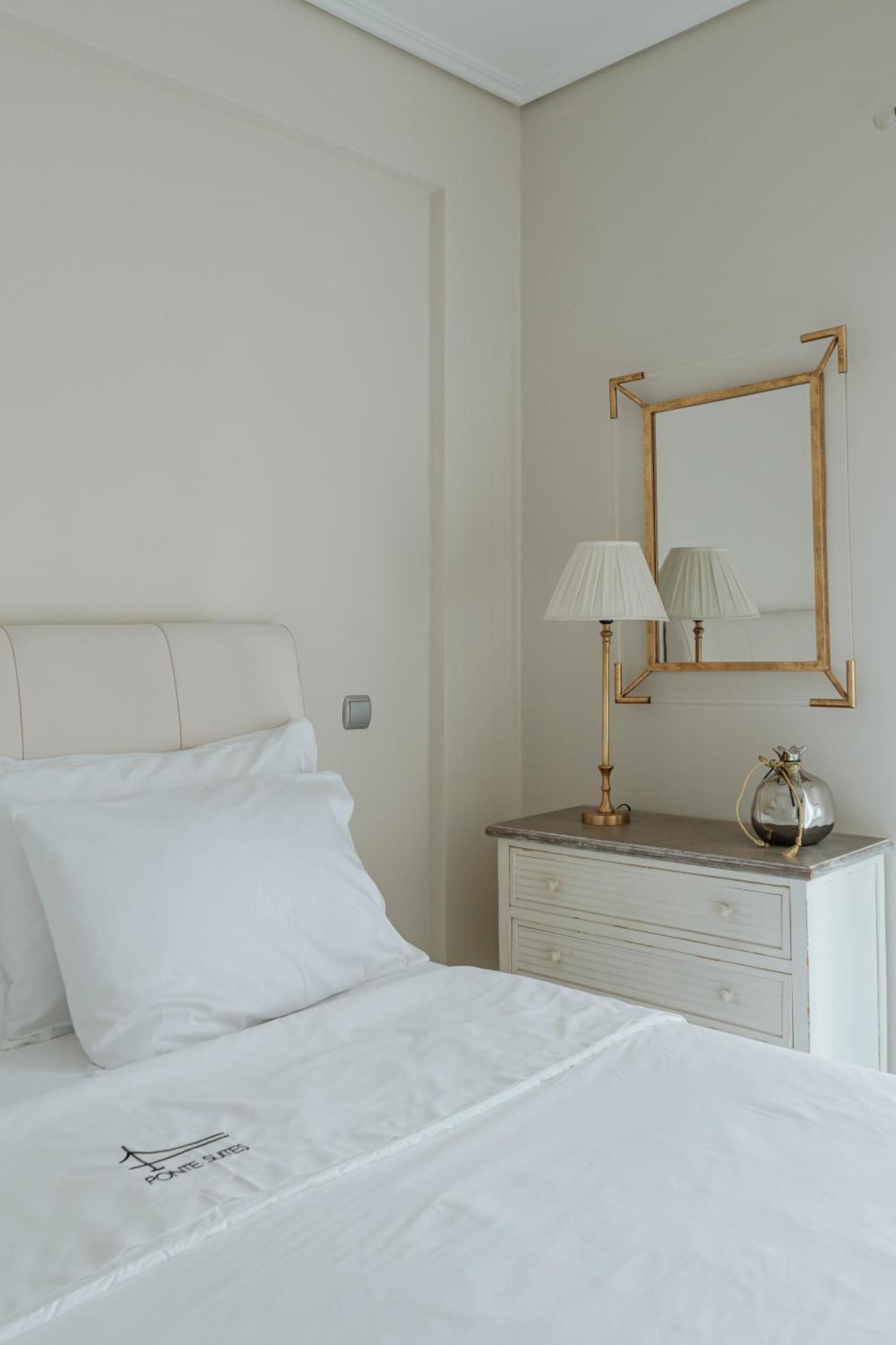 Ponte Suites Andírrion Екстериор снимка
