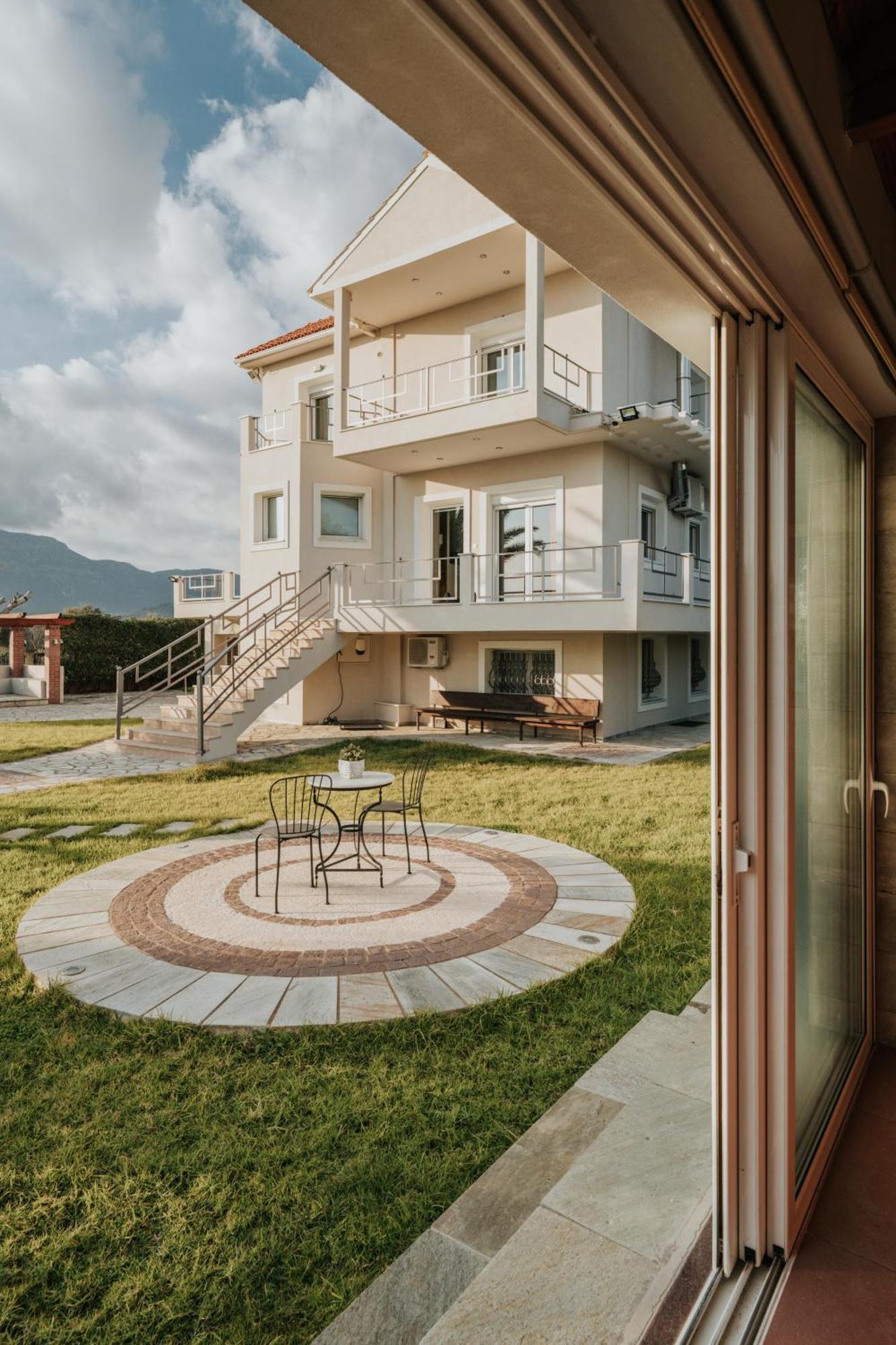 Ponte Suites Andírrion Екстериор снимка